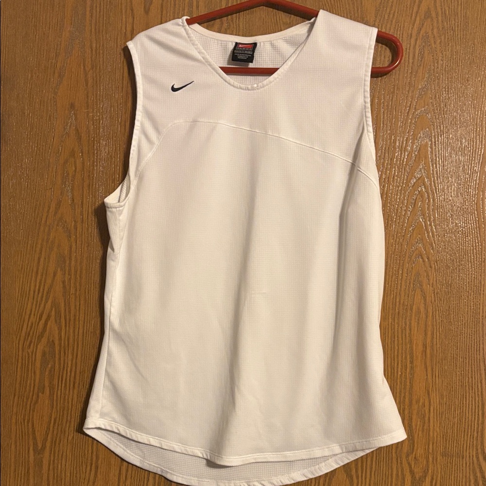 Nike Women's White Sleeveless Jersey Size XXL 20-22